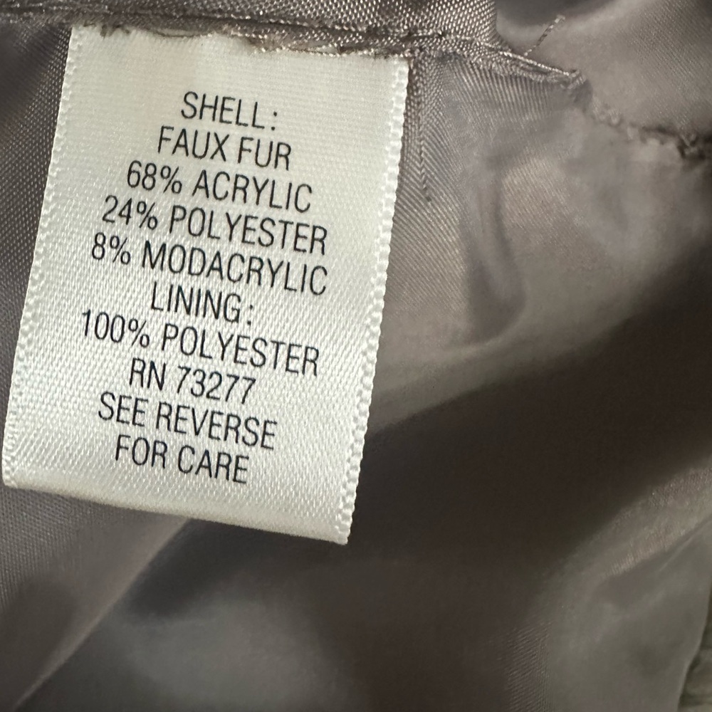 Chic Faux Fur Gray Vest - Picture 7 of 7